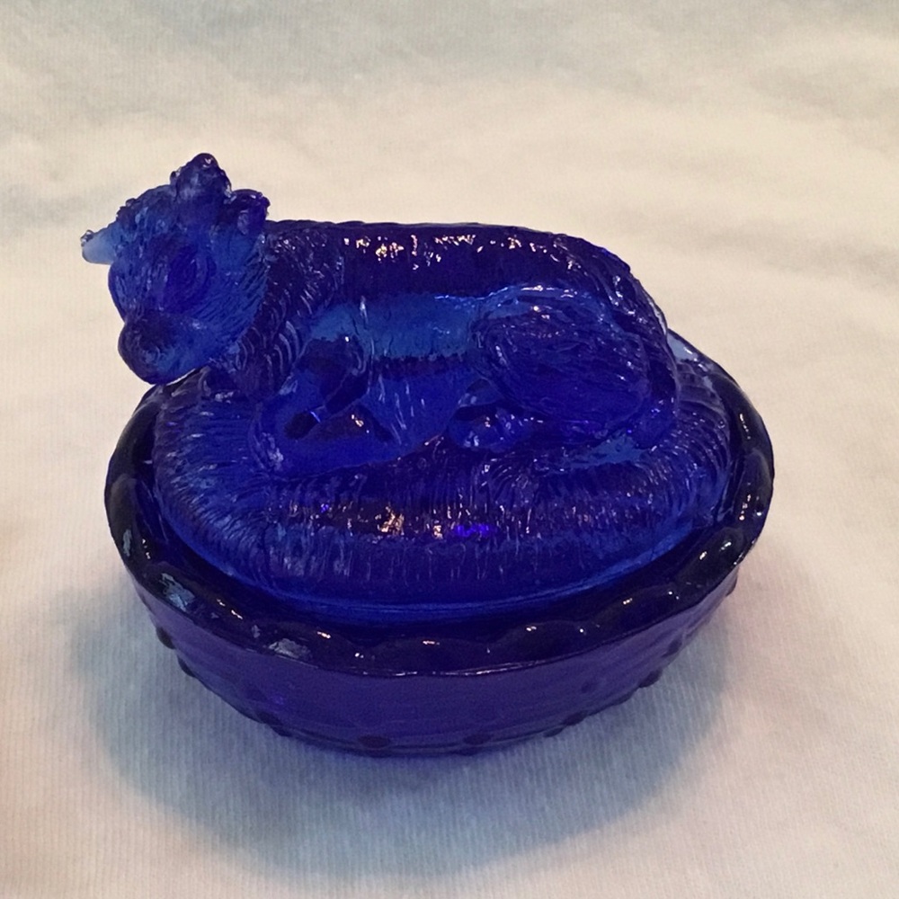 Vintage Cobalt Cow on Nest Miniature